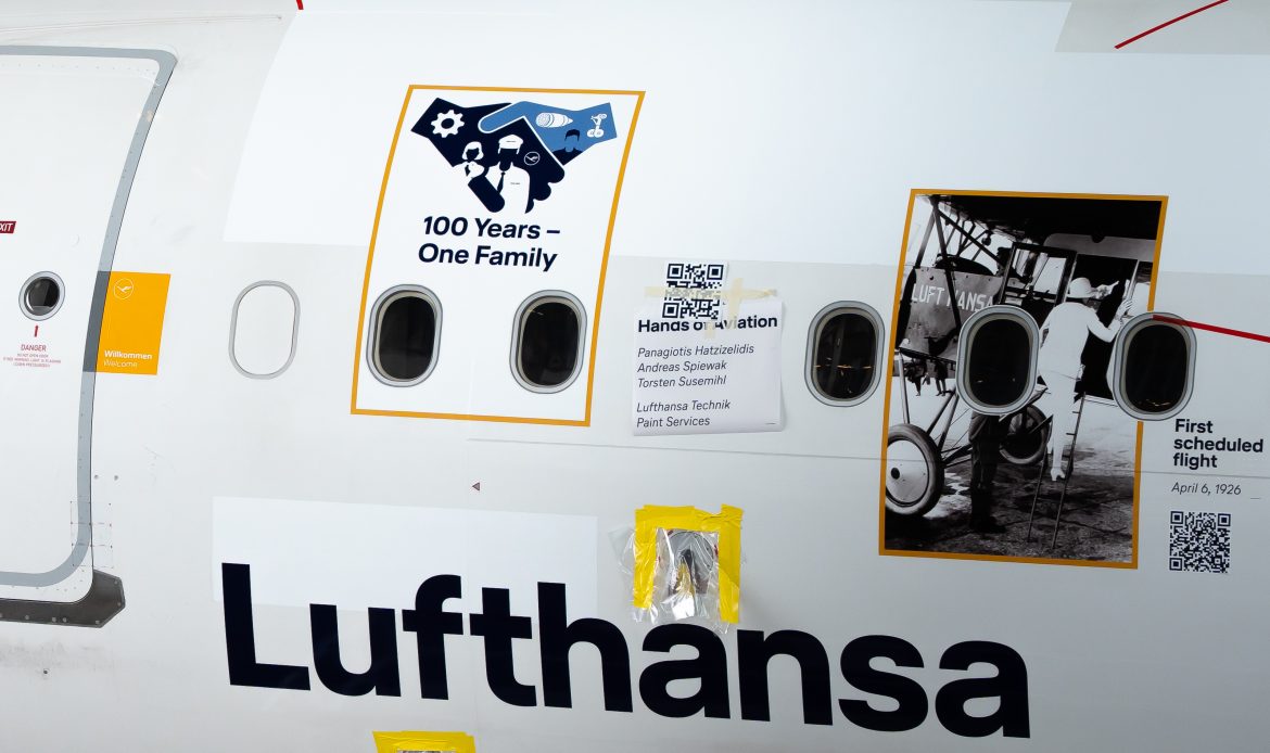 Lufthansa presenta avión conmemorativo diseñado por empleados por su centenario