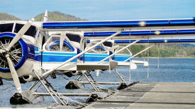 Colisionan en vuelo dos aeronaves en Alaska
