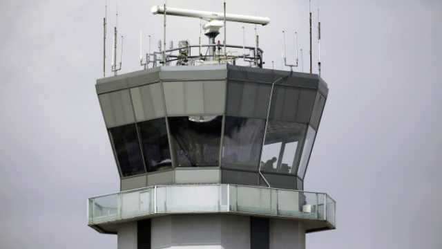 Controladores de Chicago Midway dan positivo por COVID-19