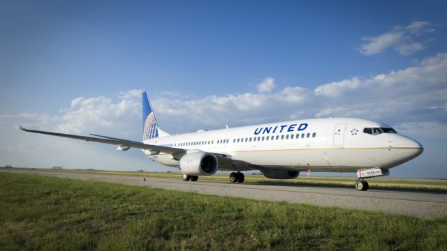United ajusta operaciones en México