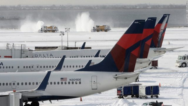 Tormenta invernal afecta Costa Este de Estados Unidos y Canadá