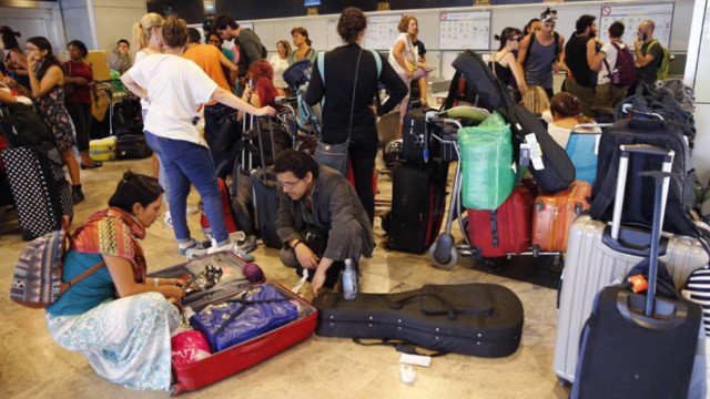 Senadores de Estados Unidos proponen proyectos para proteger a pasajeros