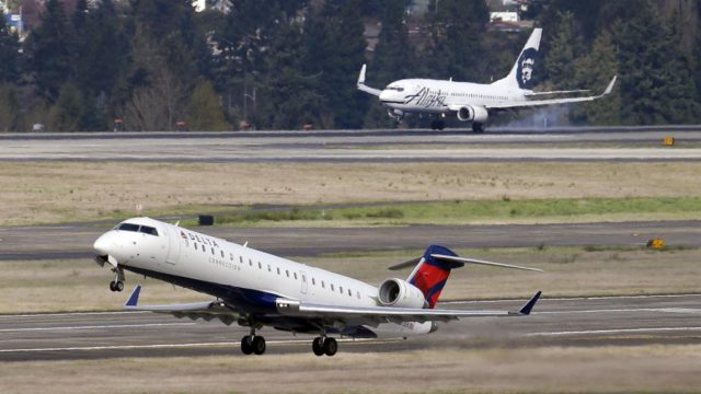 Delta y Alaska terminarán códigos compartidos en mayo 2017