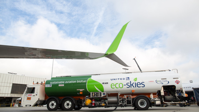 United Airlines introduce vuelos de itinerario con biocombustible sustentable
