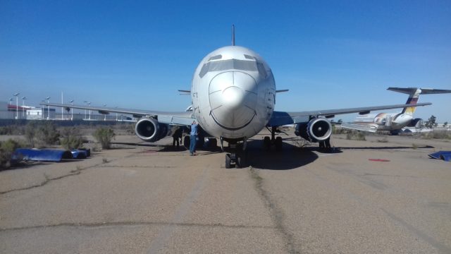 Boeing 737 viaja por carretera de Tijuana a Acapulco