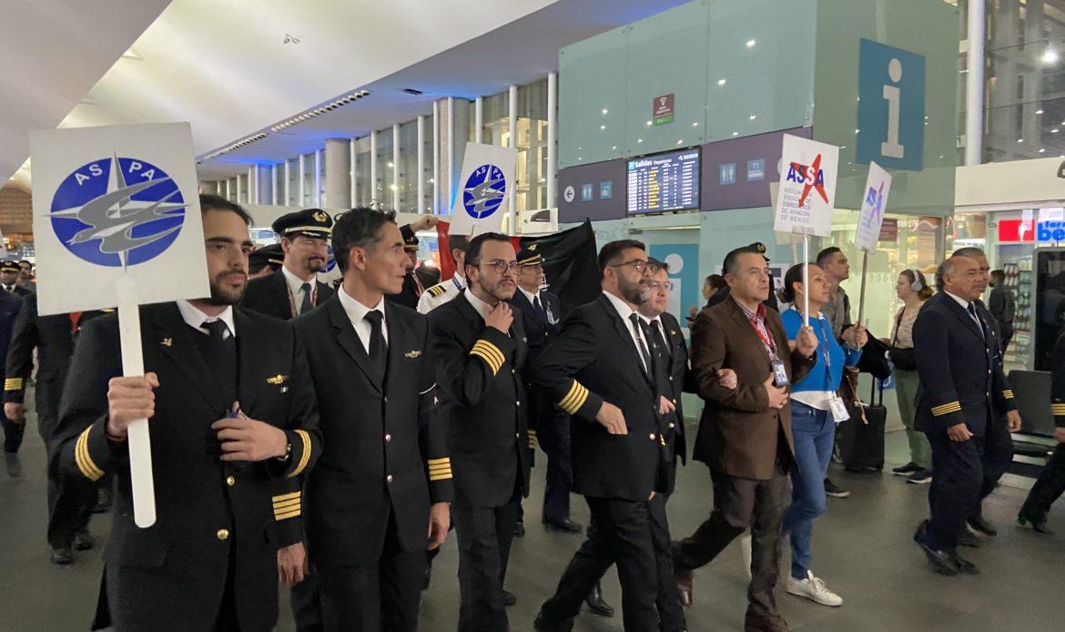 Pilotos de Aeromar estallan en huelga con el respaldo de ASPA