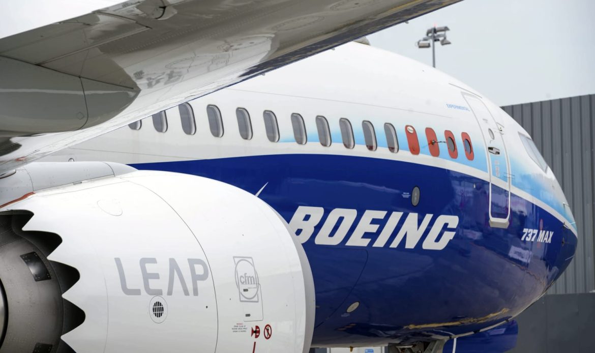 Posibles retrasos en entregas del Boeing 737 MAX por revisión en el cableado