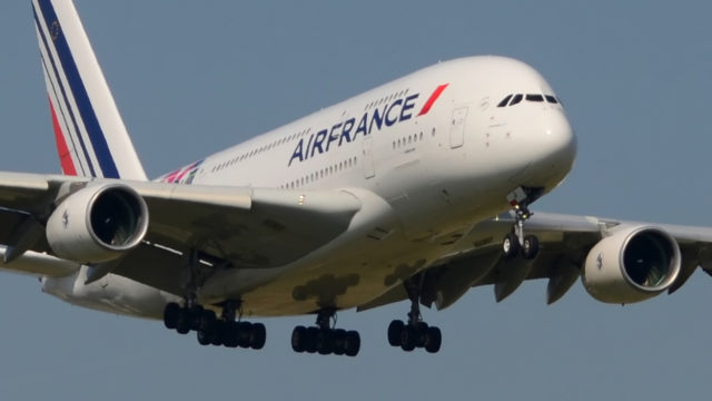 AF178 de Paris a México desviado a Shannon