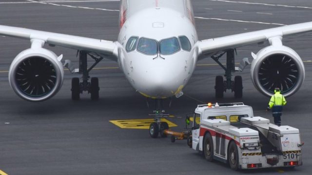Swiss deja en tierra todos sus A220 por problemas en motores