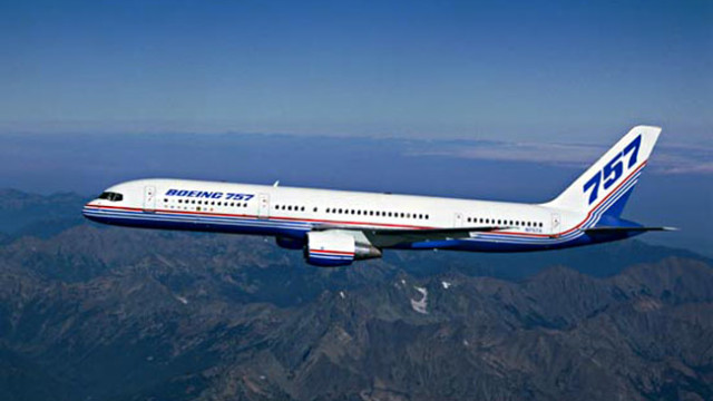 Primer vuelo del Boeing 757