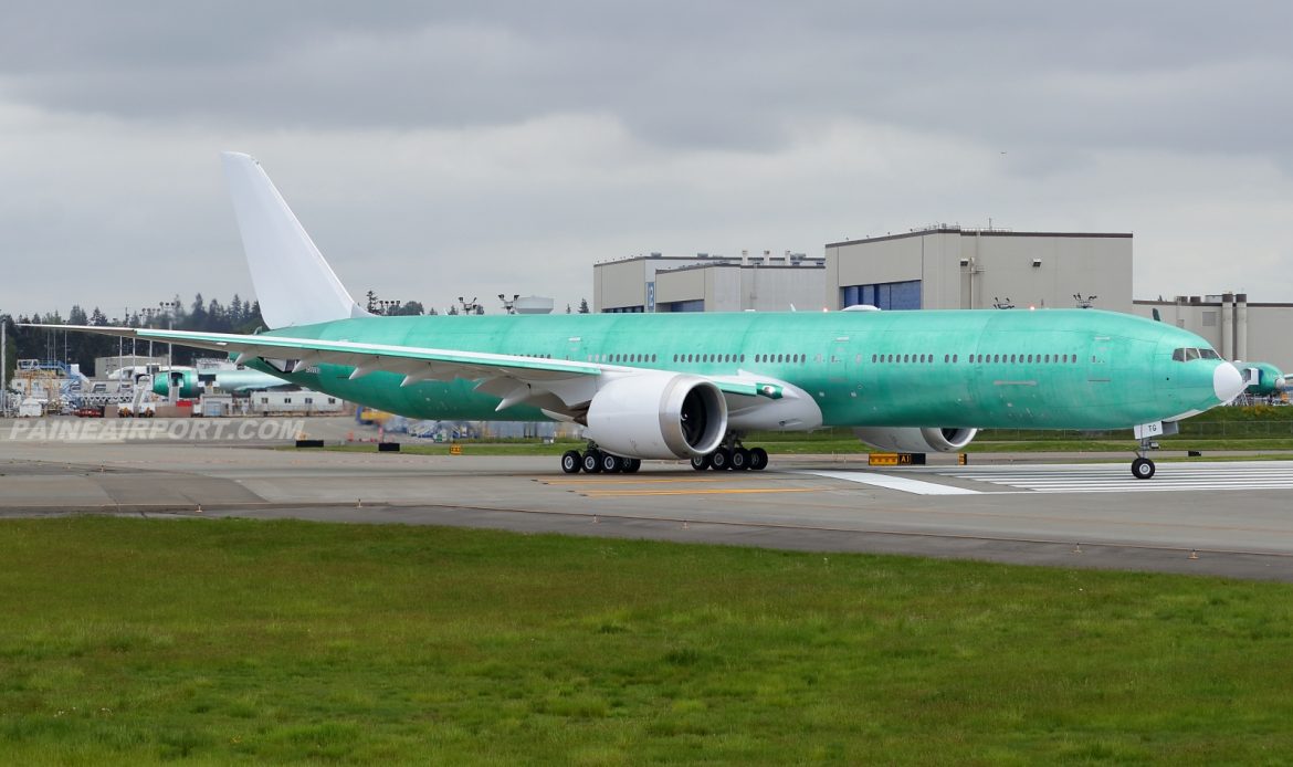El primer Boeing 777-9 de producción realiza su primer vuelo desde Everett