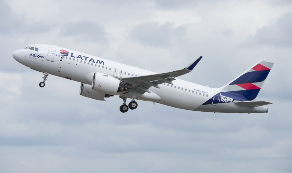 Airbus y LATAM financian estudio en MIT para descarbonizar la aviación