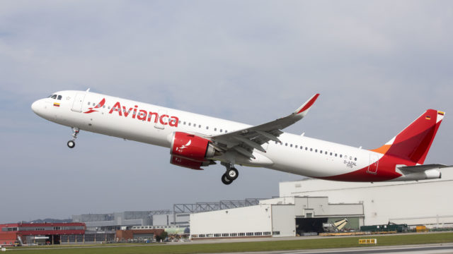 Avianca añade mil vuelos por temporada alta