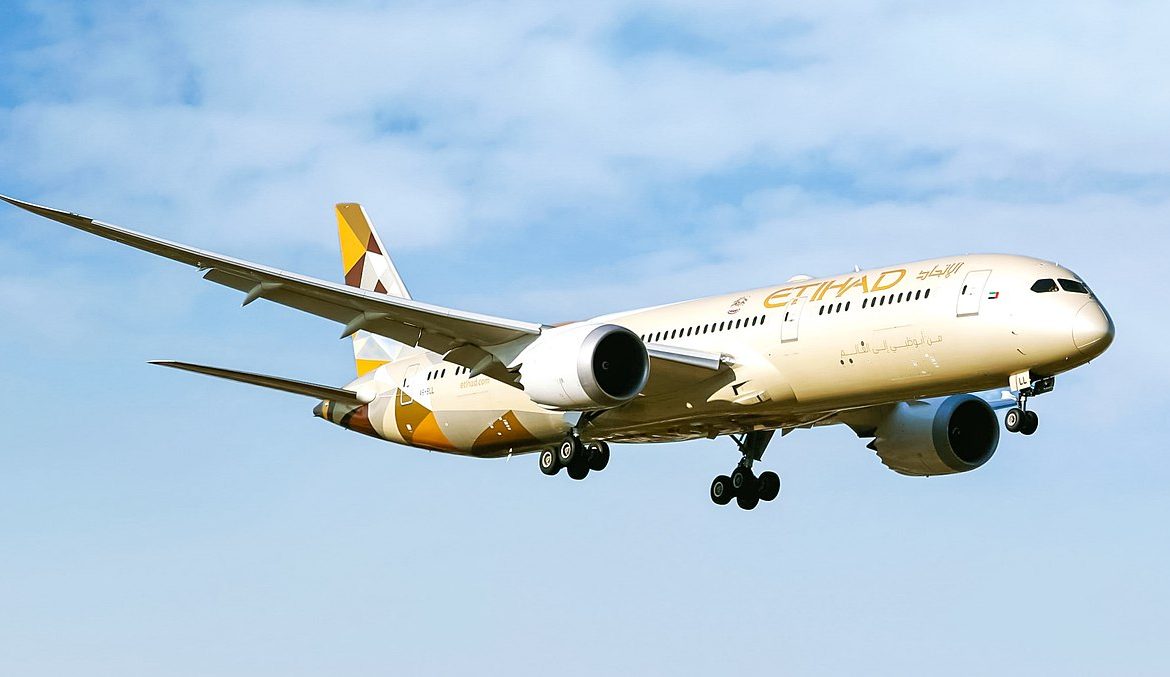 Etihad Airways es calificada como aerolínea global de cinco estrellas