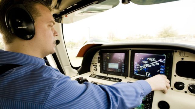 Los aviones de carga podrían ser el primer paso a la aviación con un solo piloto: Airbus