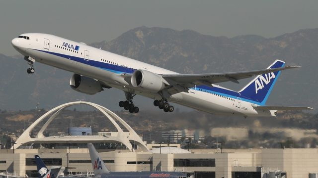 Vuelo de ANA regresa a Los Angeles por «persona no autorizada» a bordo