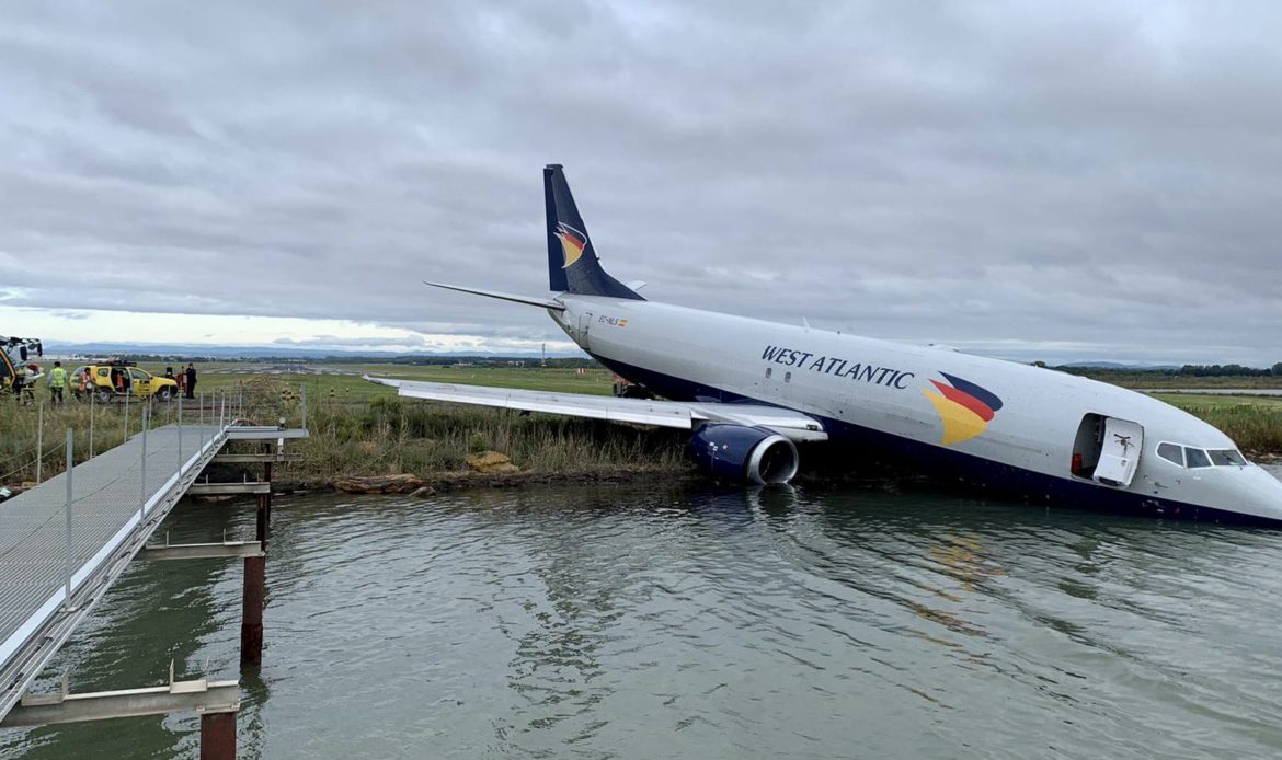 Un Boeing 737 excursiona de pista en el aeropuerto de Montpellier