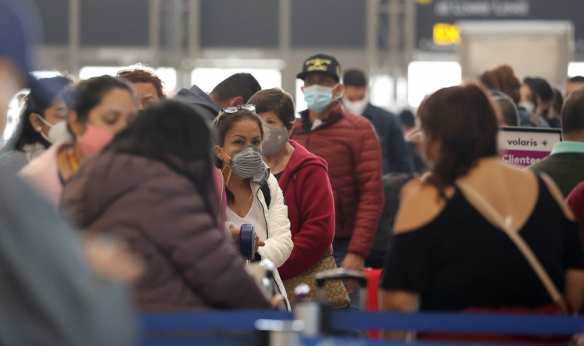 Aumenta tráfico de pasajeros en julio, pero muy por debajo de los niveles anteriores al COVID-19: IATA