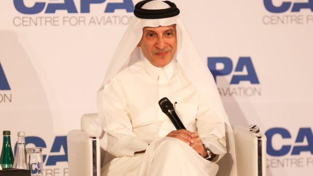 Qatar Airways retrasa entregas con Airbus y continua en conversaciones con Boeing