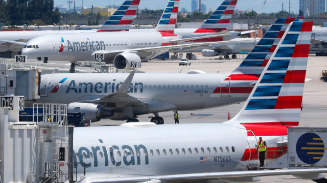 American Airlines y United Way se asocian para brindar apoyo a las familias en Surfside, Miami