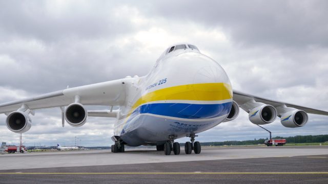 Antonov Airlines despliega el An-225 en apoyo en el combate del COVID-19