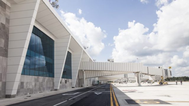 Asur reporta caída en el movimiento de pasajeros