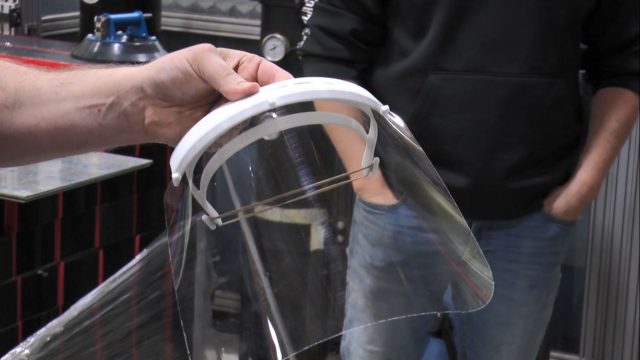 Boeing entrega más de dos mil protectores faciales para uso médico ante Coronavirus