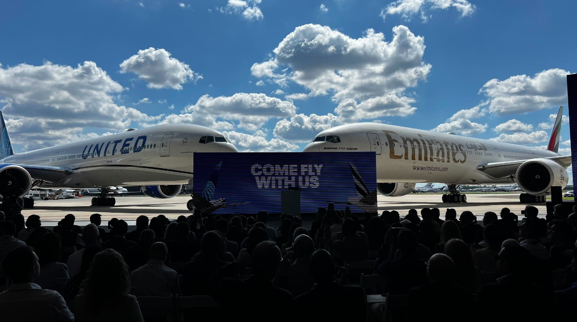United Airlines y Emirates firman acuerdo de código compartido