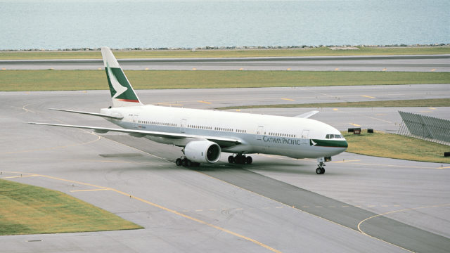 Cathay Pacific dona primer B777 a museo de aviación
