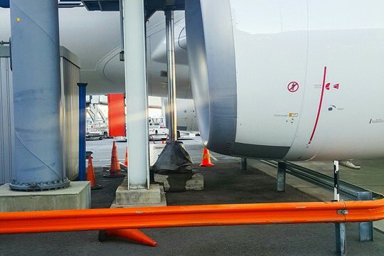 A350 de Finnair choca motor contra pasillo telescópico