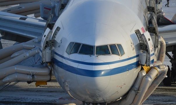 Aterriza de emergencia avión de Air China en Siberia.