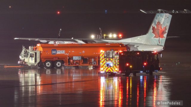 Camión impacta Dash 8 de Air Canada