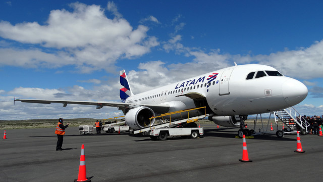 LATAM reduce en 95% su capacidad durante abril