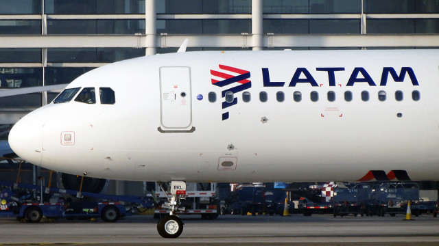 LATAM anunció precios más bajos y viajes «más a la medida» en rutas domésticas