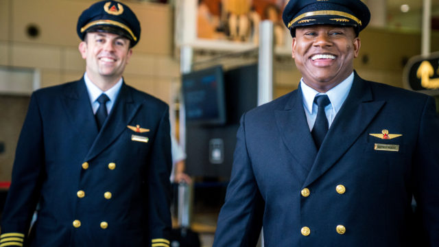 Delta contratara a pilotos militares que están cerca de su jubilación