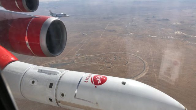 Cosmic Girl realiza primer vuelo con cohete bajo ala