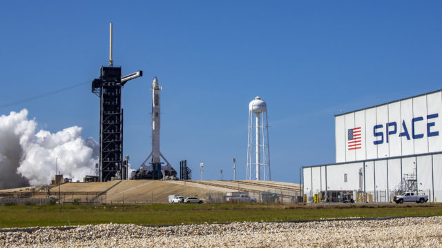 Por primera vez Estados Unidos lanza una nave comercial al espacio