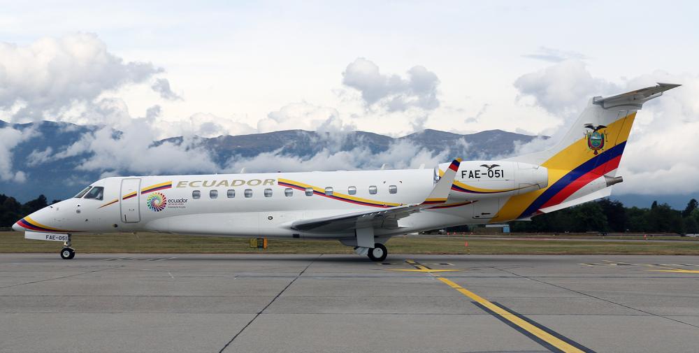 Presidente de Ecuador pone a la venta avión presidencial
