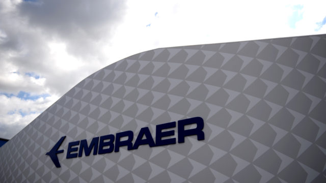 Embraer y CIAC firman acuerdo para impulsar industria aeroespacial en Colombia