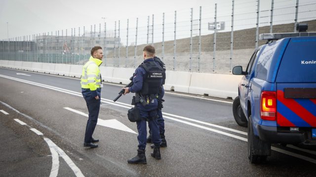 Amenaza de bomba provoca la evacuación de un avión de KLM en el aeropuerto de Schiphol