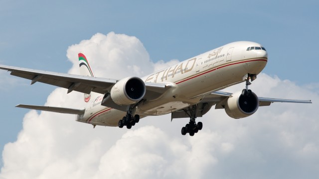 Etihad registra ganancias récord en 2025