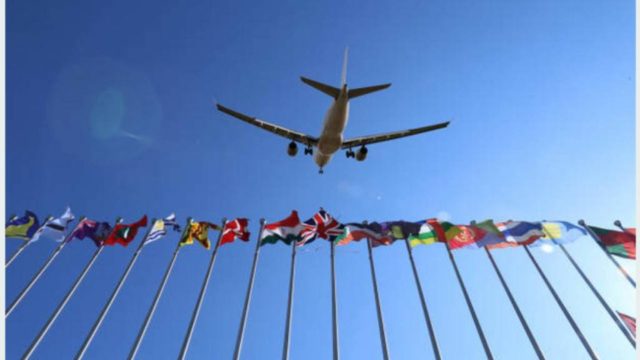 IATA advierte sobre precios excesivos en combustibles sostenibles de aviación en Europa