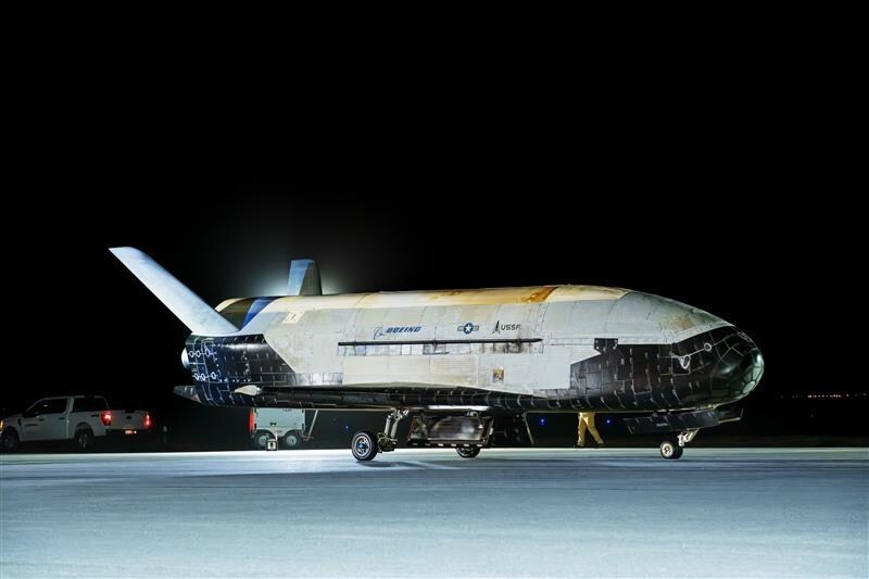 El X-37B de Boeing se prepara para su octava misión con innovadoras tecnologías en órbita