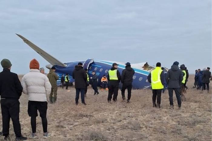 Embraer 190 de Azerbaijan Airlines se estrella después de declararse en emergencia