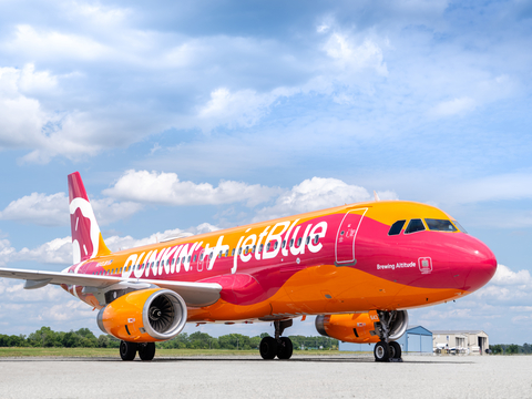 JetBlue presenta nueva imagen en honor a su colaboración con Dunkin’ Donuts