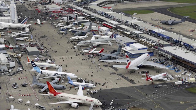 Presentación: París Air show 2015 Por el Embajador de Francia en México.