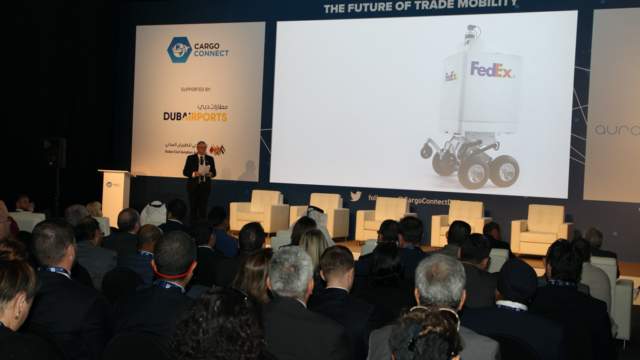 Presentan a ROXO, el robot de reparto en la conferencia «Cargo Connect» en el Dubái Airshow 2019