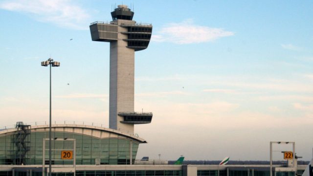 Aeropuertos en Nueva York, piden rescate financiero