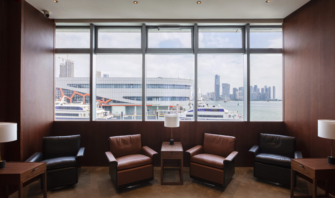 Cathay Pacific inaugura su sala VIP para conexión aérea y maritima