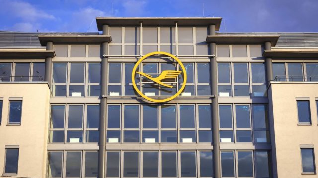 Lufthansa recauda €500 millones de euros con equipos Airbus A350 y A320 como garantía